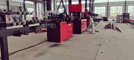 เครื่องเชื่อมเหล็ก PLC การควบคุม 7.5kw ความสูงการเชื่อม 70-270mm