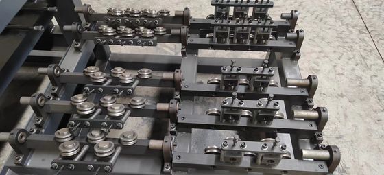 เครื่องเชื่อมท่อสี่เหลี่ยม 50Hz เครื่องเชื่อมท่อสี่เหลี่ยมเหล็ก 18000KG